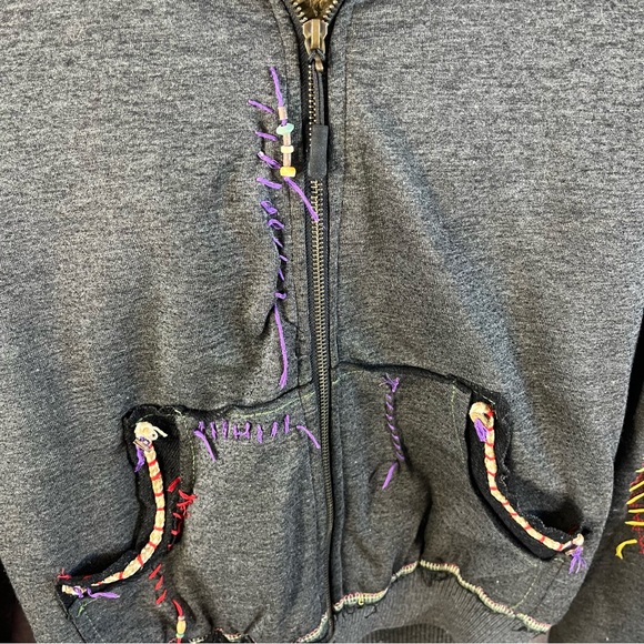 🔺SOLD🔺 Two Face Women’s Hooded Jacket M Gray Faux Fur Lined Stitch & Embroidered - Picture 3 of 14